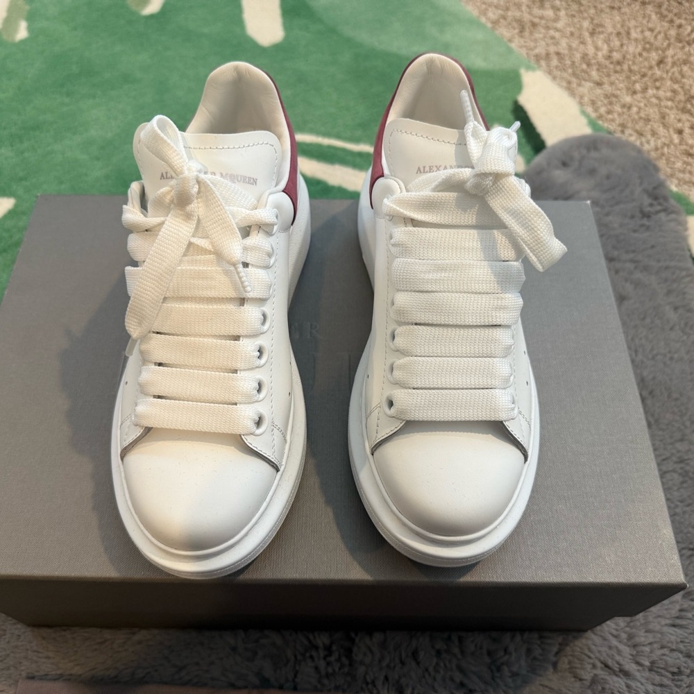 Alexander McQueen Women's White and Pink Sneakers